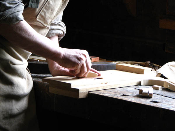 Nuestra <strong>carpintería de madera en  Rossell</strong> es una empresa de <strong>herencia familiar</strong>, por lo que  contamos con gran <strong>experiencia </strong>en la profesión.